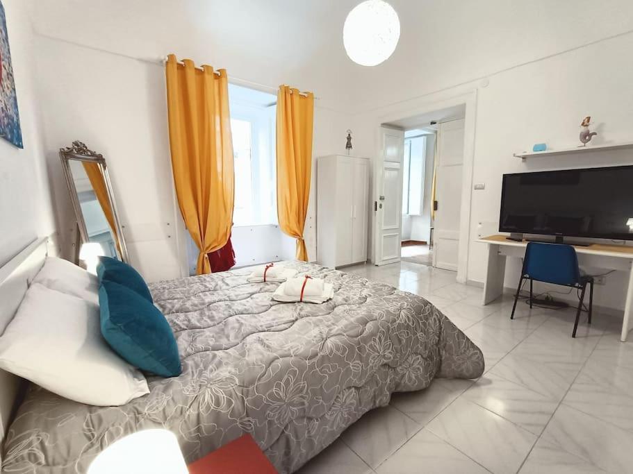 Fashion Cathedral Apartment, Centro Storico Napoli ภายนอก รูปภาพ