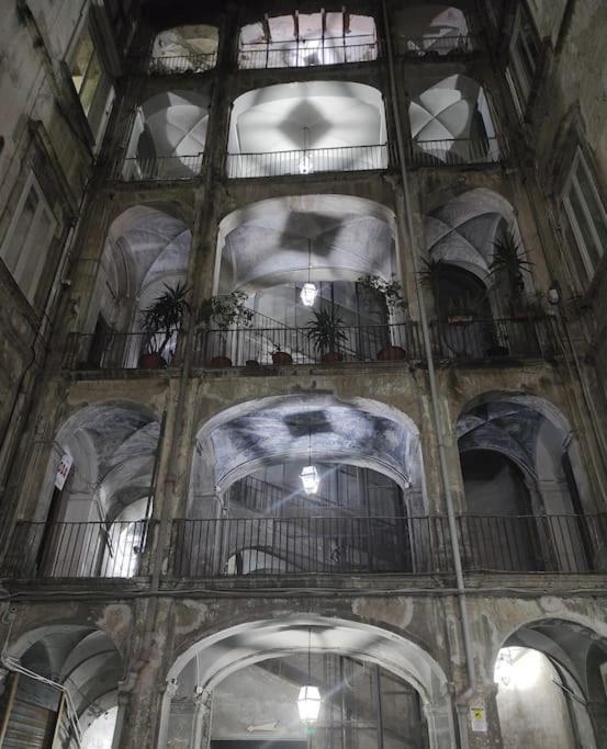 Fashion Cathedral Apartment, Centro Storico Napoli ภายนอก รูปภาพ